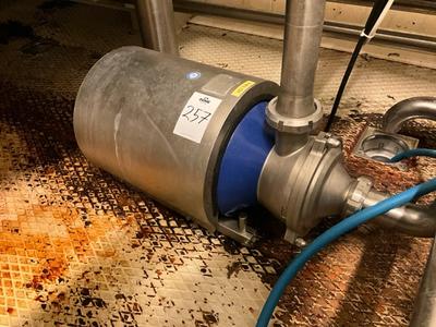 Översiktsbild av 2004 Alfa Laval pump (2x)